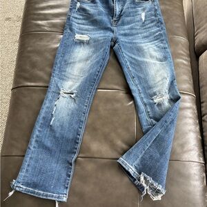 Trendy Distressed Women's Cropped Jeans